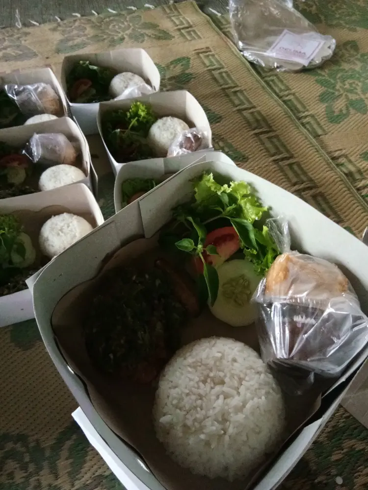 Rumah Makan Tlogo Roso 5