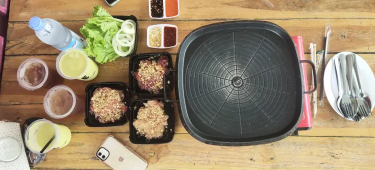 Elvano's Cafe & Photo Studio 9