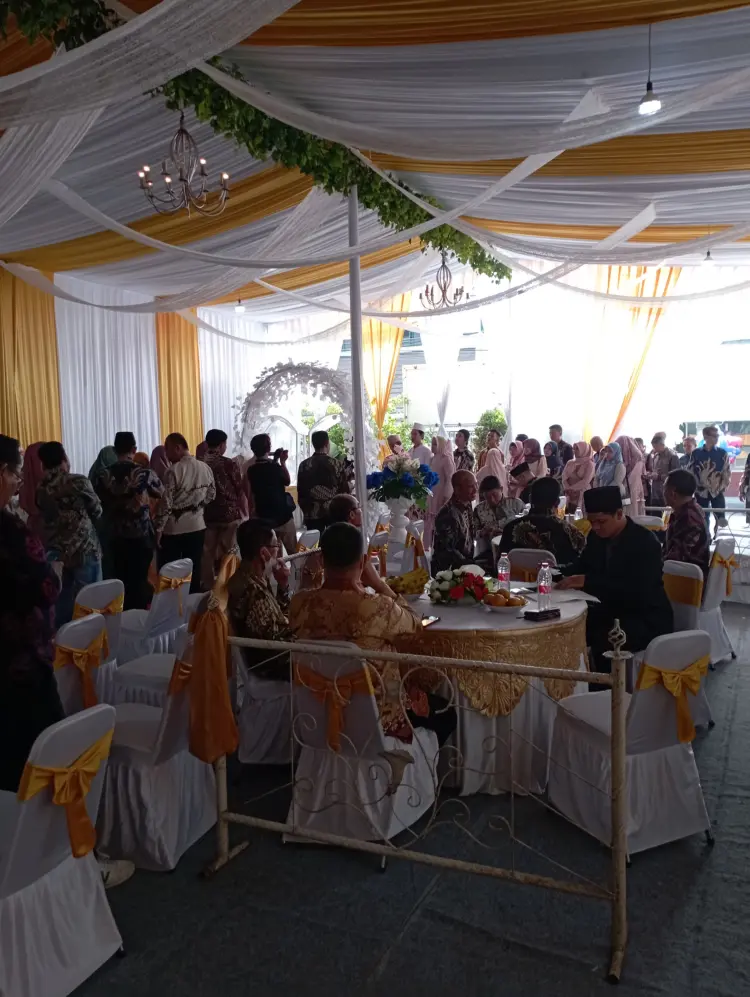 Elvano's Cafe & Photo Studio 3