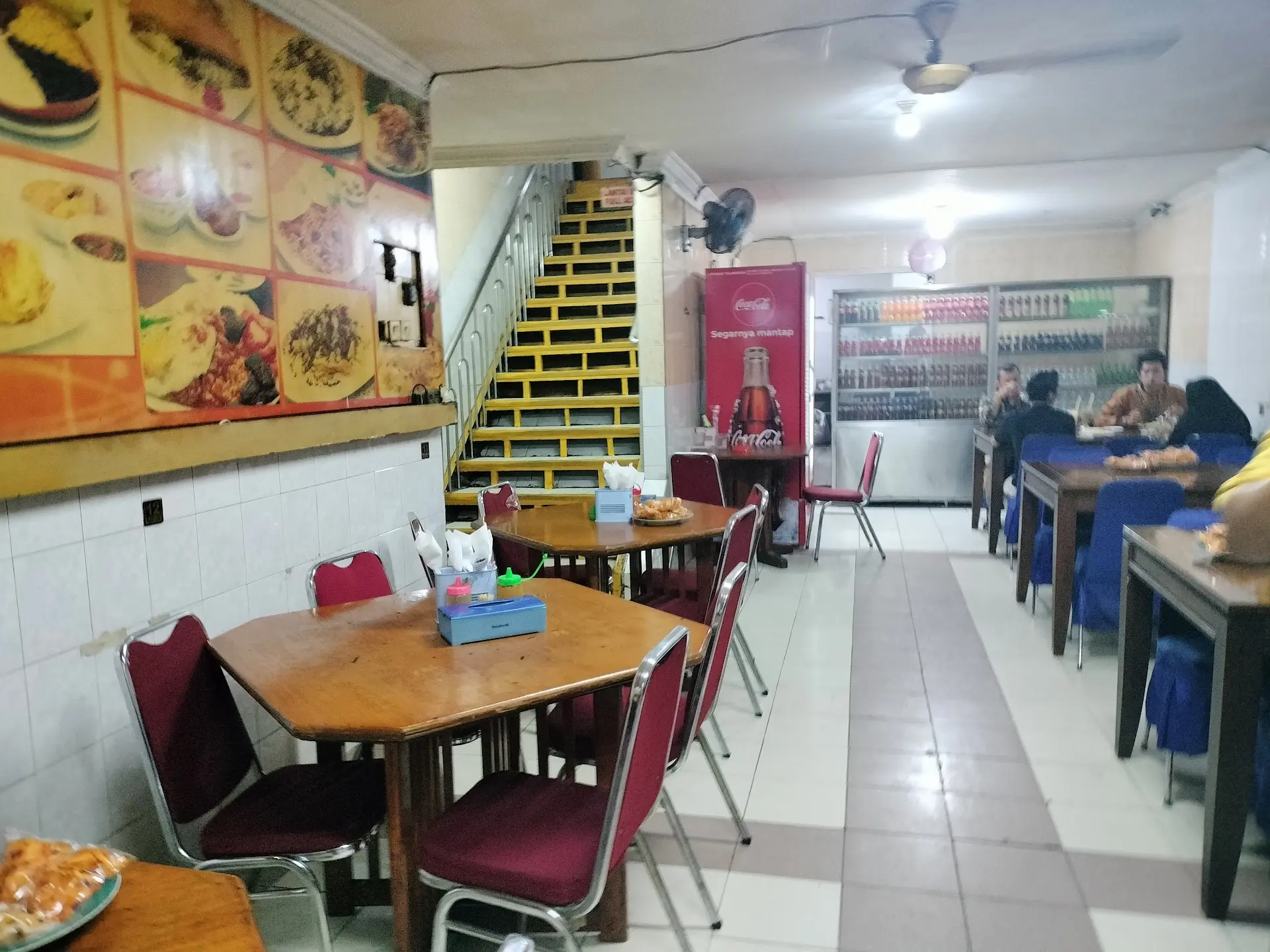 Habis 110 ribu buat makan gini doang, resto Padang legendaris Jakarta ini beneran mantap atau cuma jual nama? 4