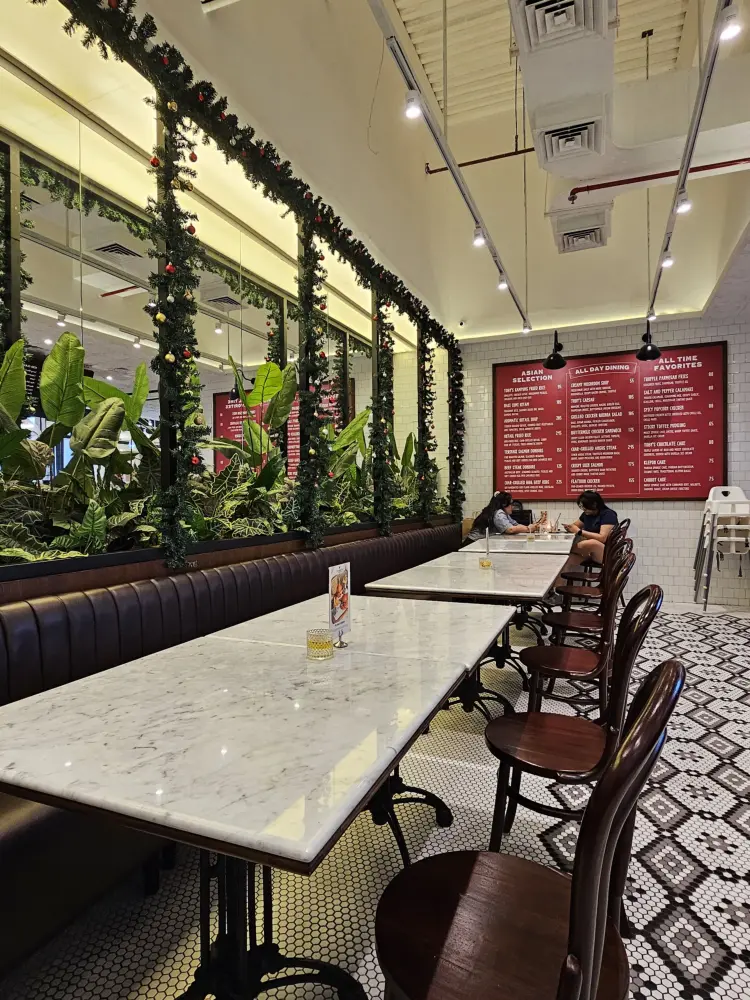 Toby's Estate Sun Plaza 8