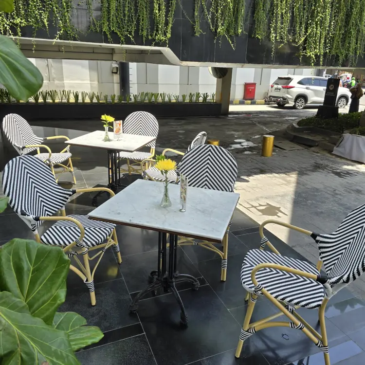 Toby's Estate Sun Plaza 3