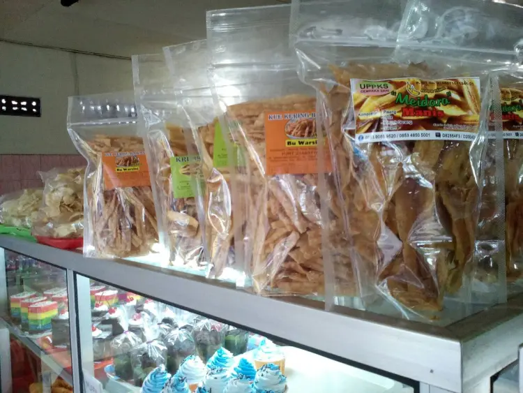 Aisyah Bakery And Cake / Rumah Makan Aisyah 3