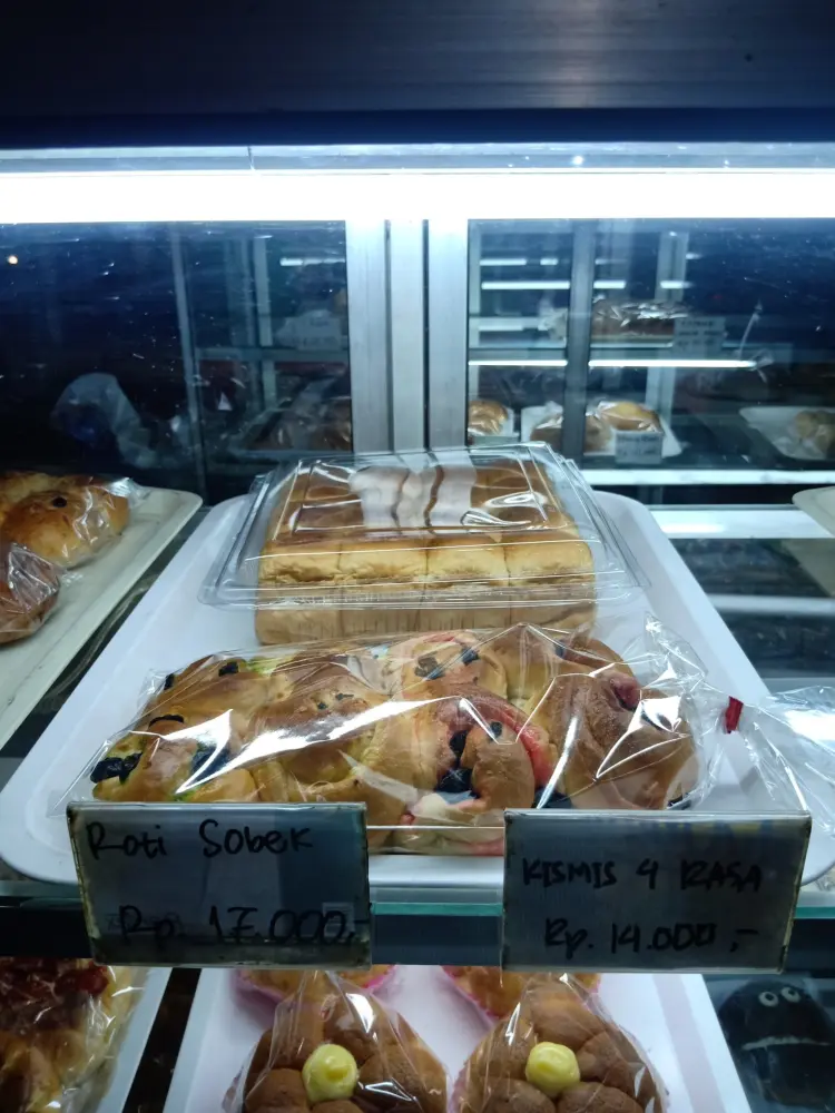 Aisyah Bakery And Cake / Rumah Makan Aisyah 2