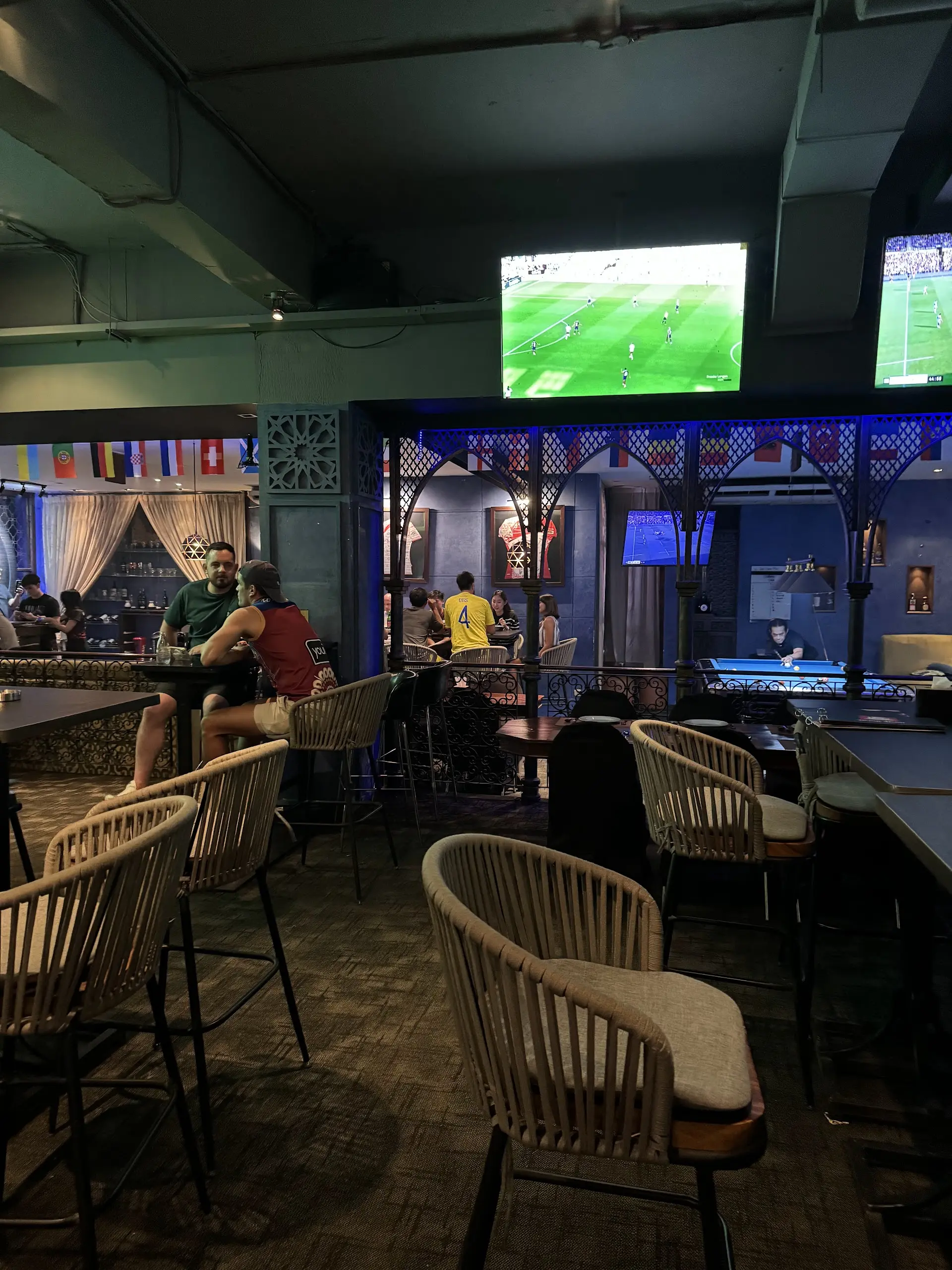 Ngaku fans olahraga? Sports Bar di Jakarta ini wajib banget ada di itinerary lo 1