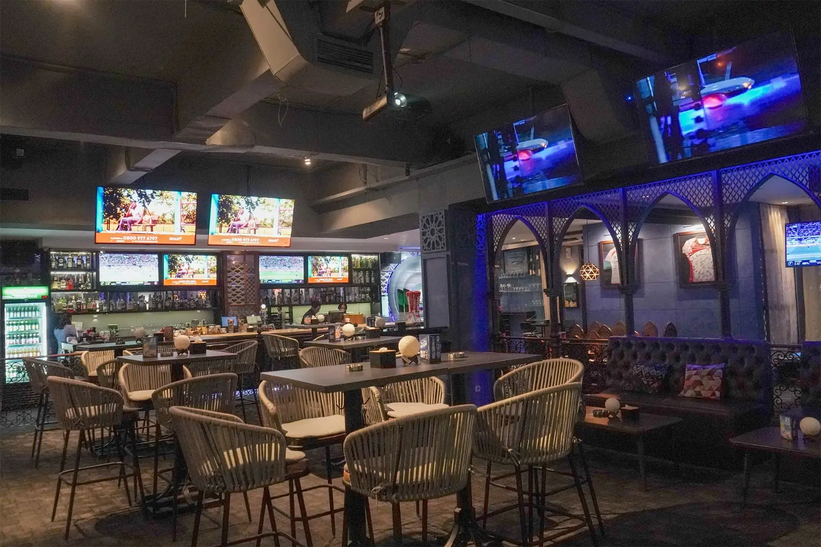 Ngaku fans olahraga? Sports Bar di Jakarta ini wajib banget ada di itinerary lo 4