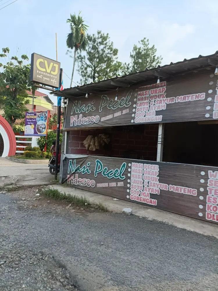 Nasi pecel ndesoo sebelah R Store 1