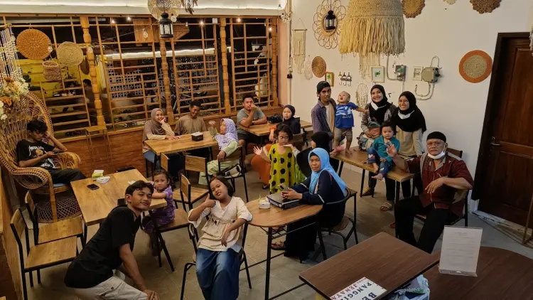 Eiffel Ramen and Resto 5