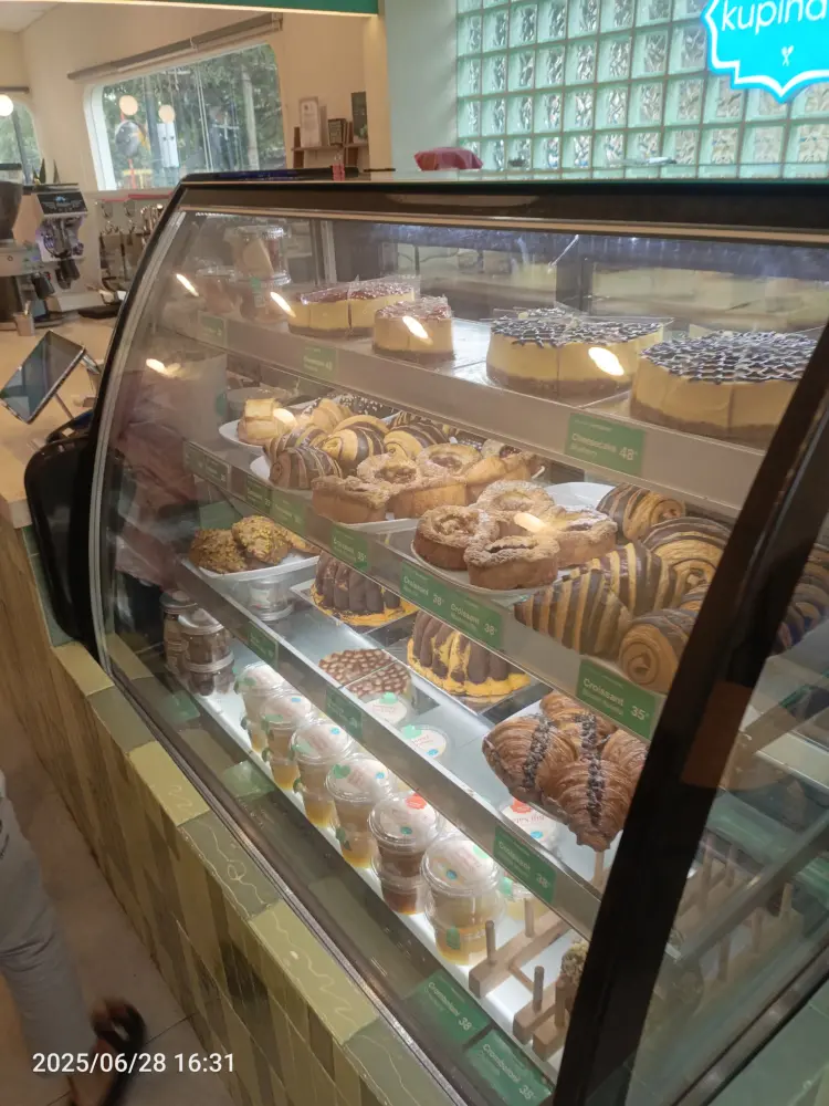 Kupinami Cafè & Resto 6