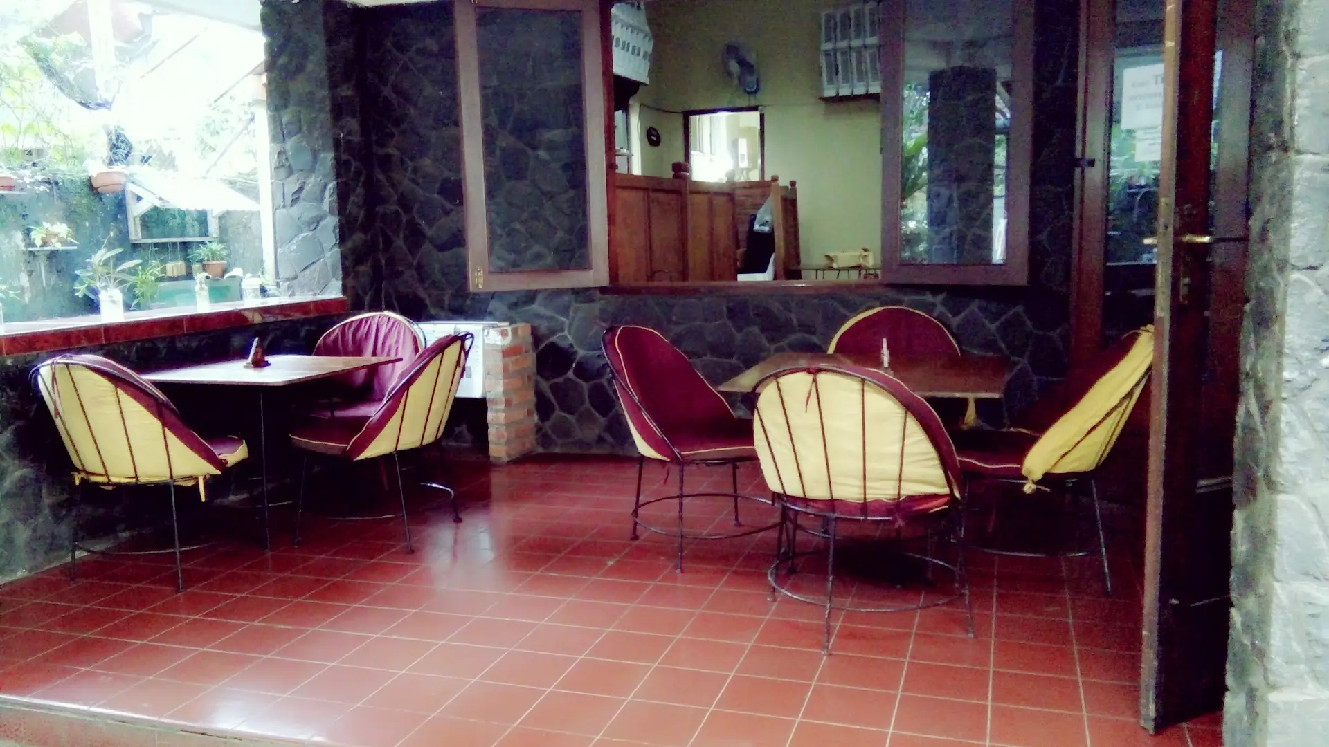 Kata siapa Bogor cuma hujan? 🌧️ Rela ke Bogor demi mille crepes roll 'rasa saus tomat' ini! Anjay, Mantap! 🍅 3