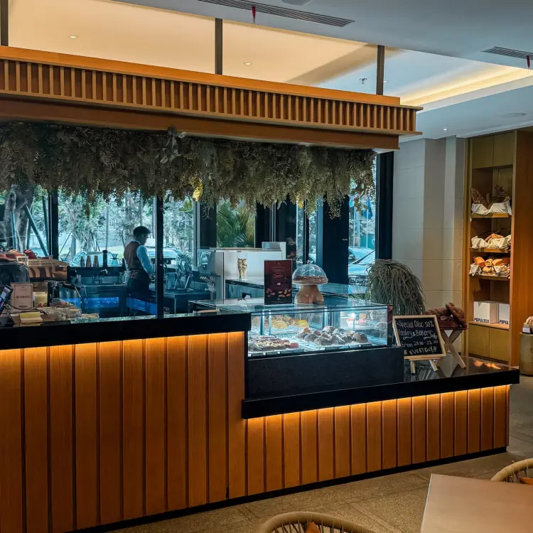 Populico Cafe & Bakery Alam Sutera 7