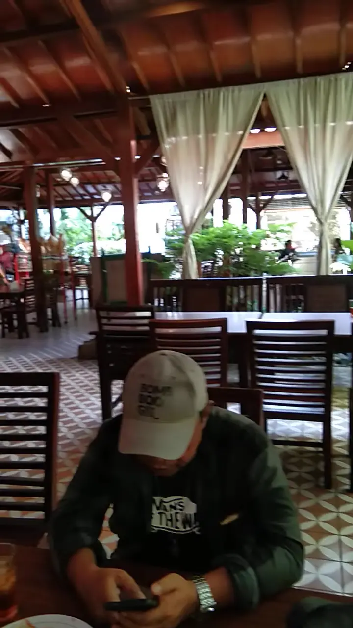 Palm Ethnic Resto 10