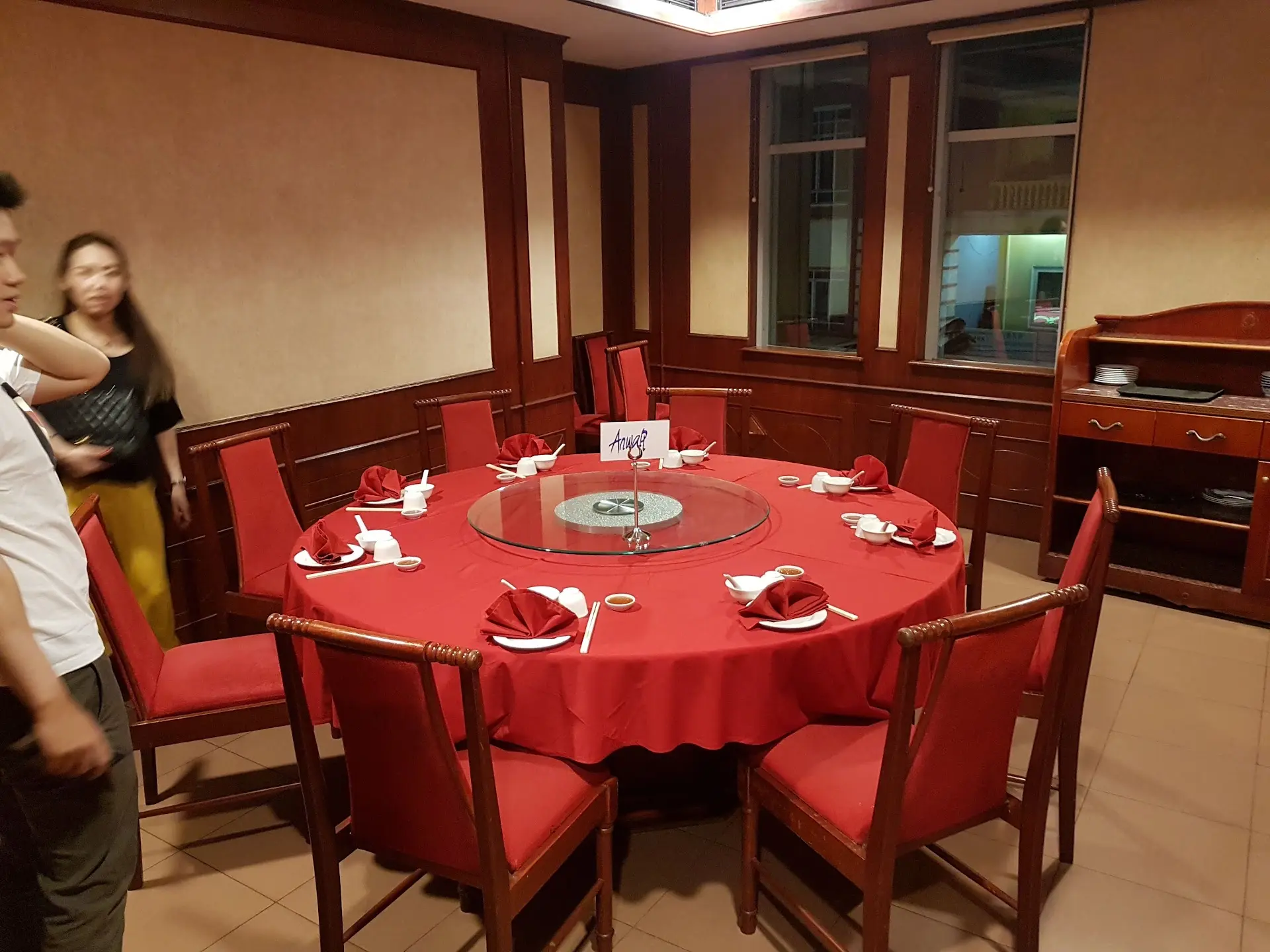 1 Million for 1kg Crab? Medan's Legendary Restaurant: Worth the Hype or a Rip-off? 3