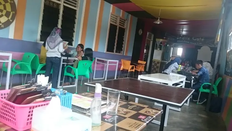 Indiis Cafe 10