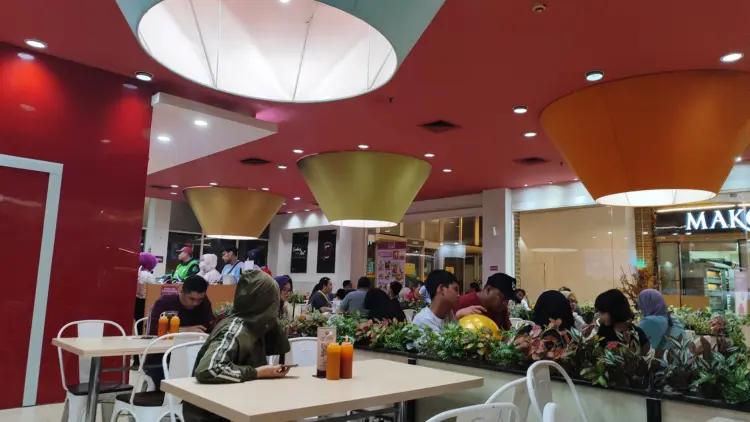 Solaria Plaza Cibubur 7