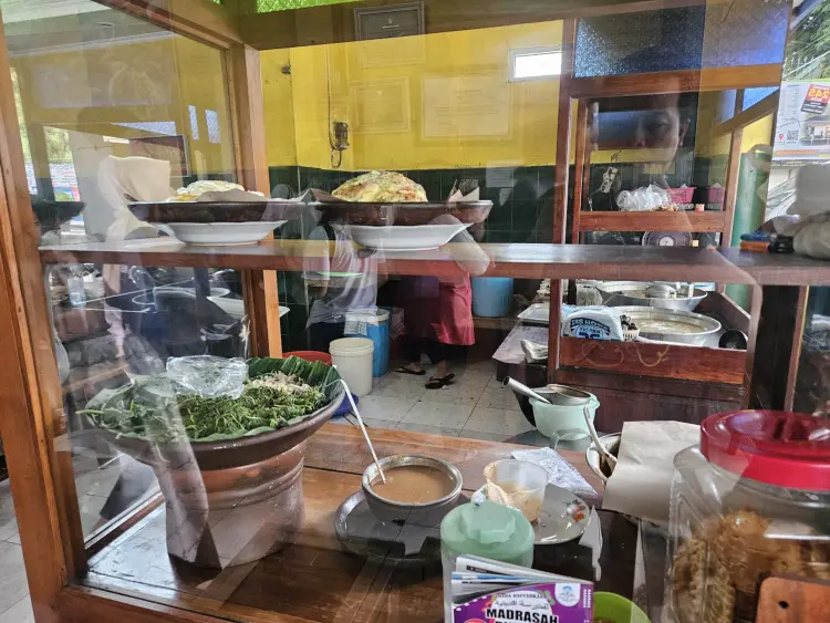 Hj.Fatimah Soto Restaurant 6