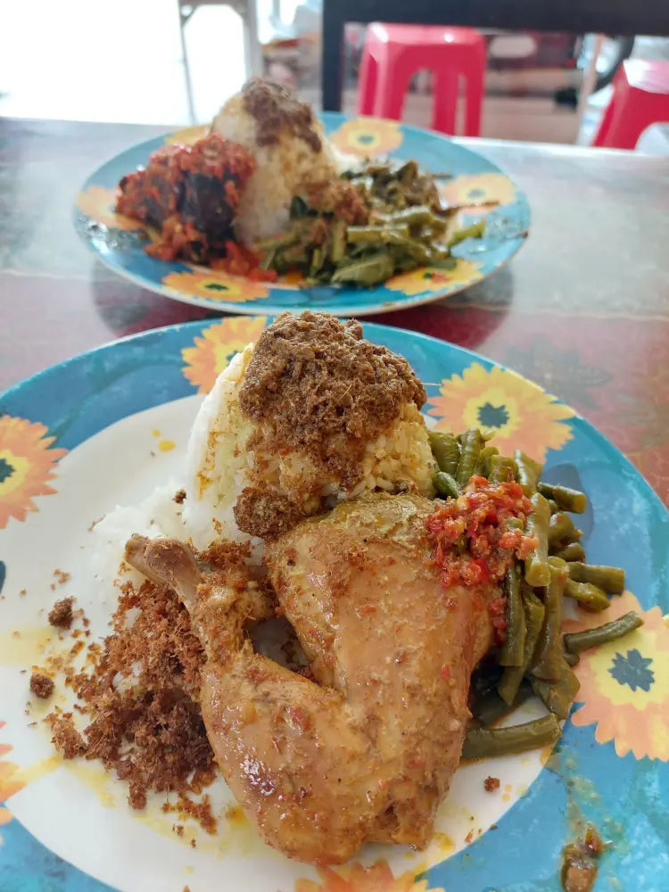 Ampera Bagonjong Masakan Padang 2