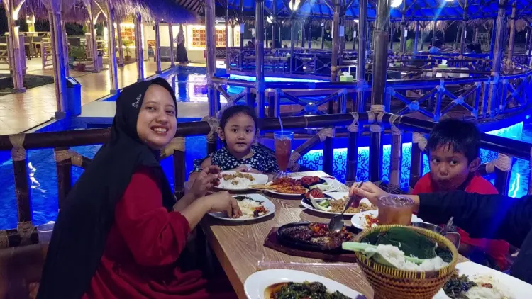 RM. Kampung Kecil Gn. Putri Bogor 9