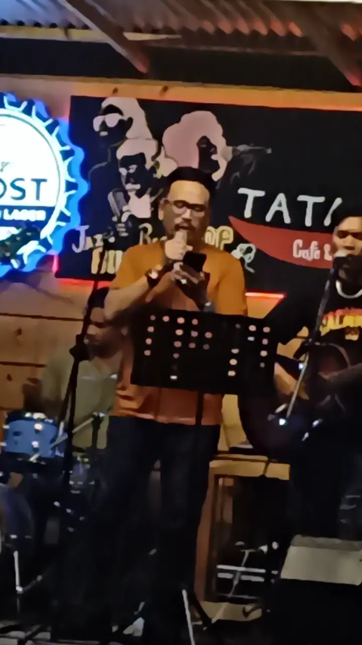 TaTaring Coffee & Resto 10