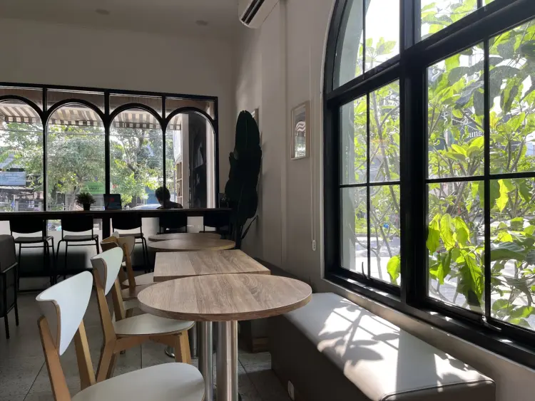 Noon Cafe Eatery Coworking 6