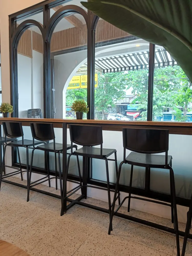 Noon Cafe Eatery Coworking 5