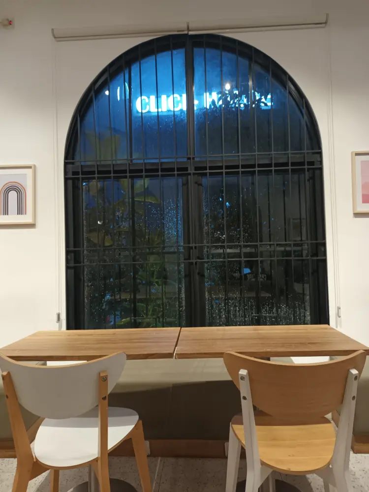 Noon Cafe Eatery Coworking 9