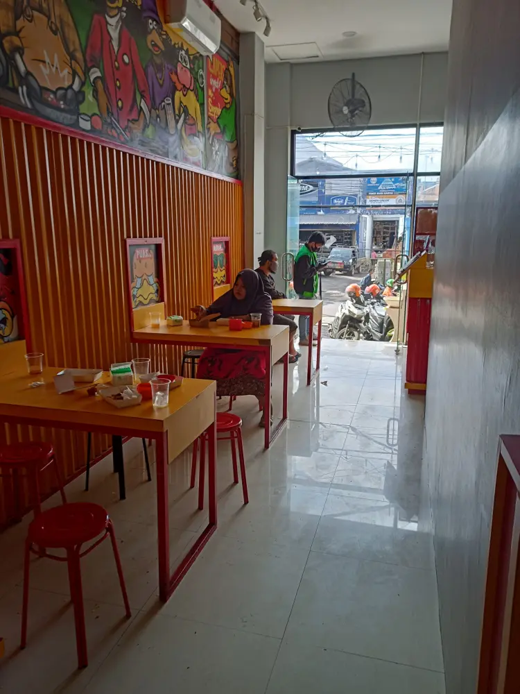 Ayam Geprek Mr Suprek cabang ITS 4