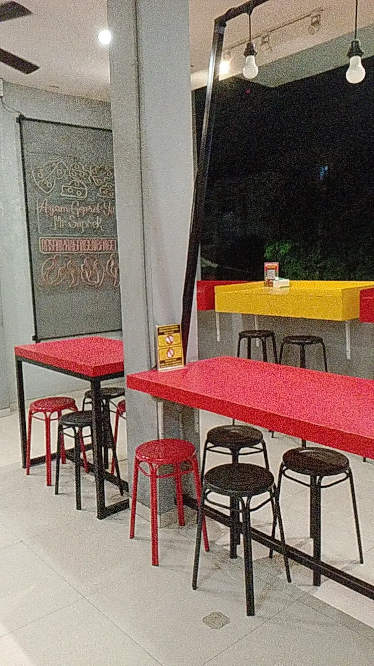 Ayam Geprek Mr Suprek cabang ITS 5