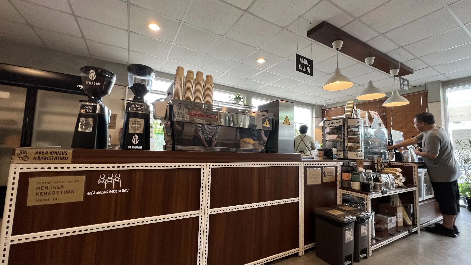 18k喝到国民级咖啡，这家开在加油站里的TUKU凭什么总在排队？ 2