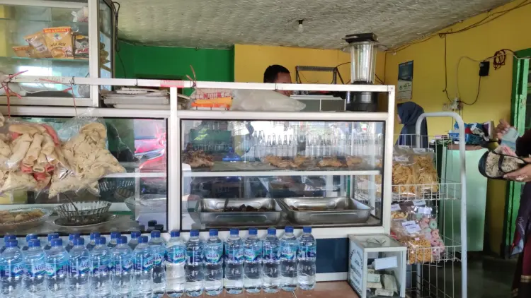 Warung Ayam Pedas Rowokangkung 5