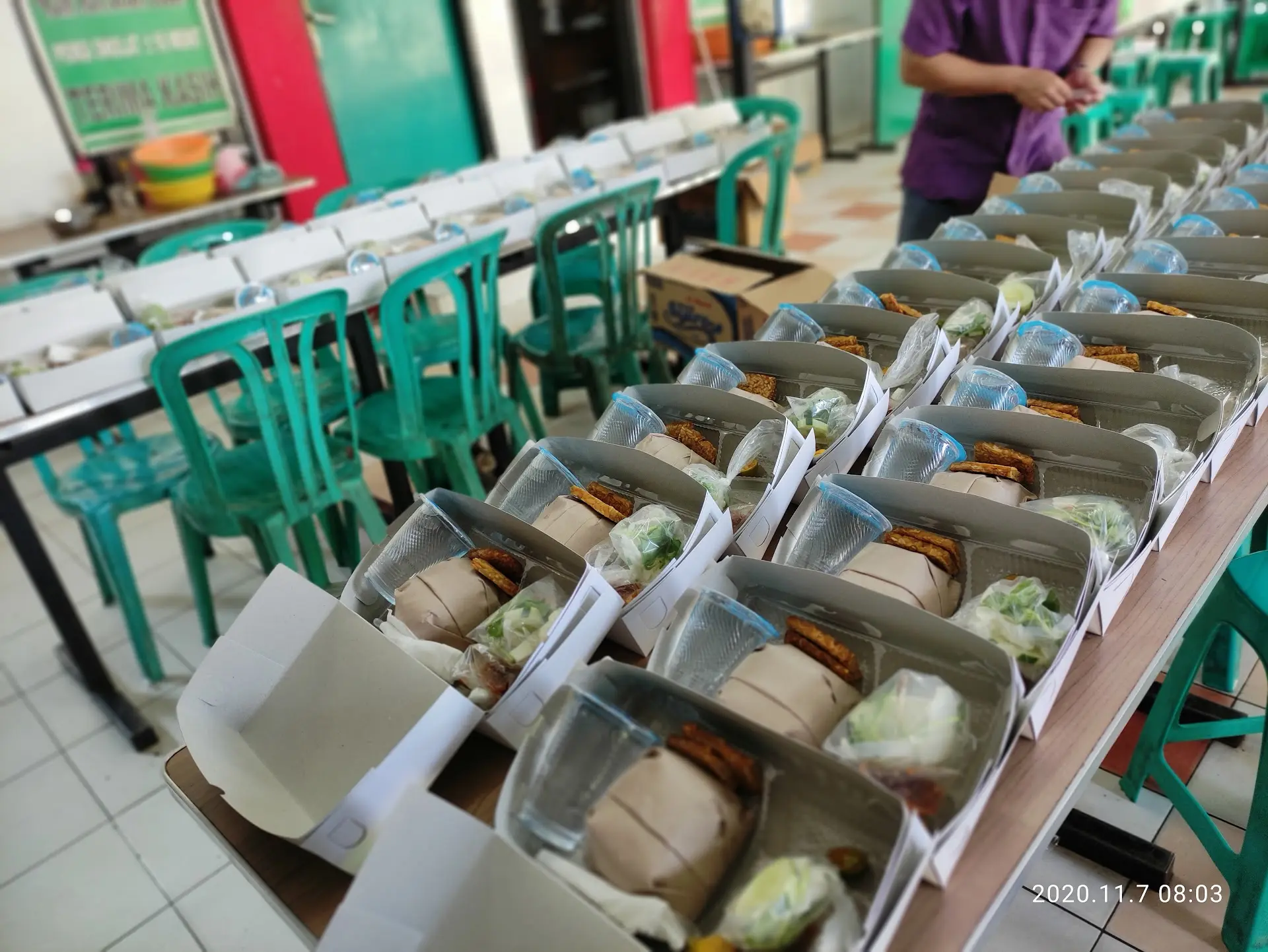 到点就关门去祷告,三马林达这家“佛系”烤鸡店也太酷了 2