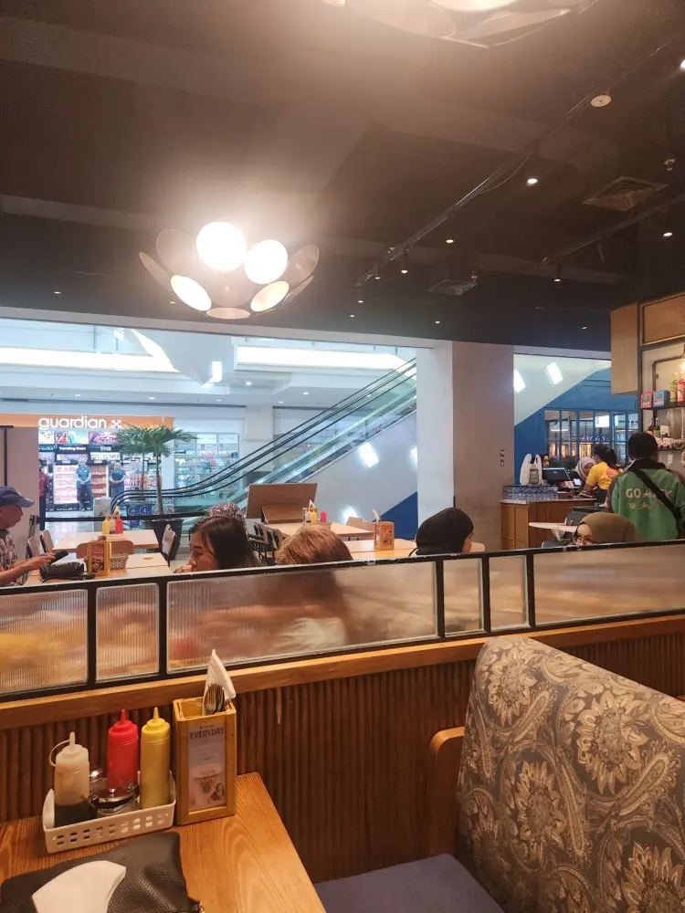 The People's Cafe Mall Ratu Indah 7