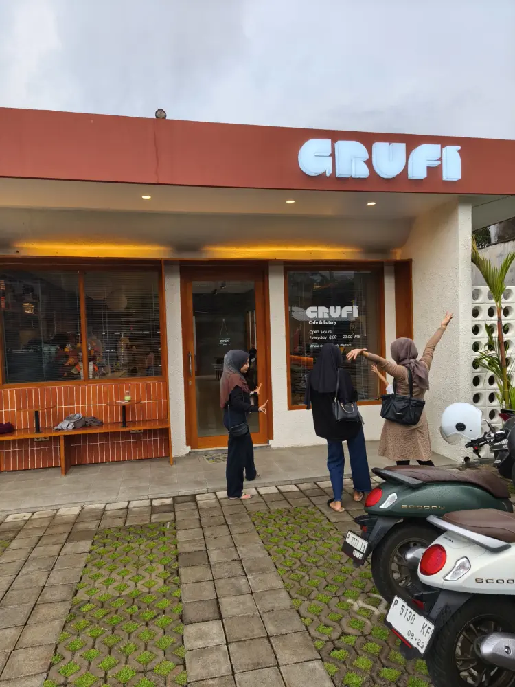 Grufi Cafe & Eatery 1