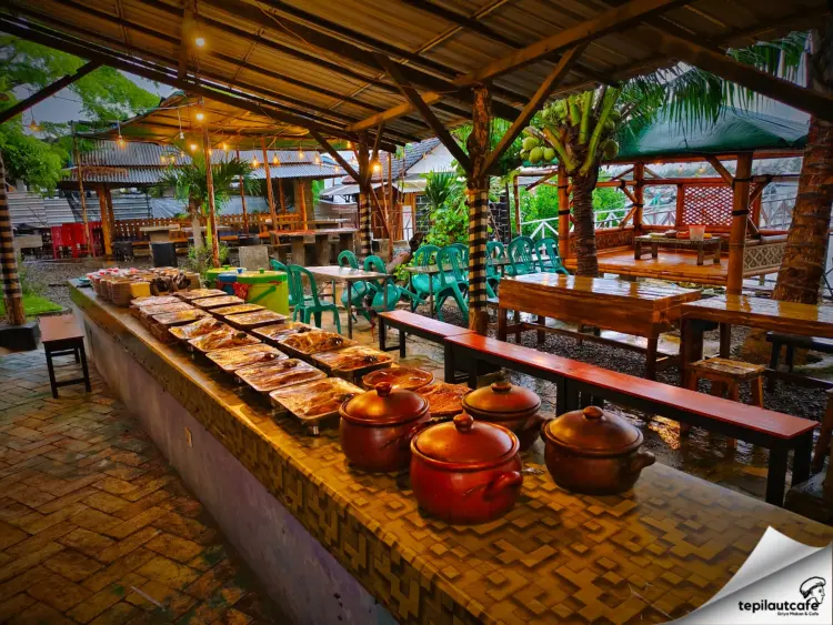 Tepi Laut Cafe Griya Makan & Cafe 8