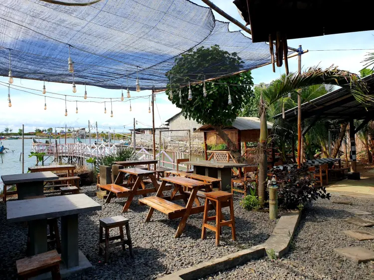Tepi Laut Cafe Griya Makan & Cafe 3