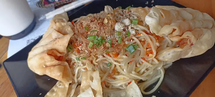 Mie Gacoan Dipatiukur 9