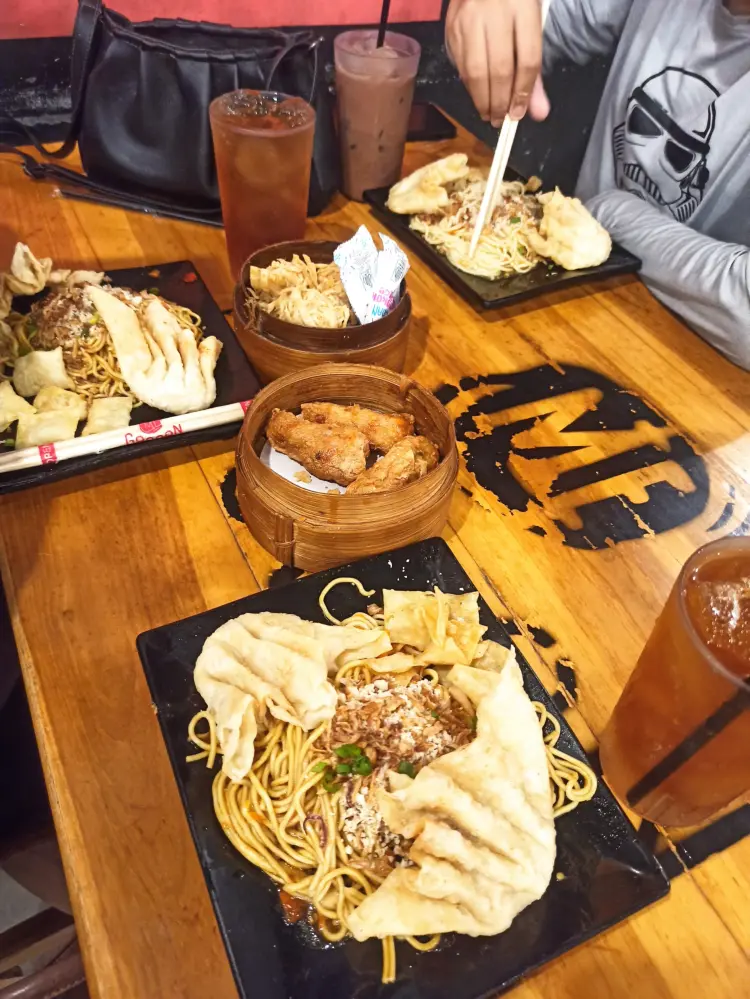 Mie Gacoan Dipatiukur 7