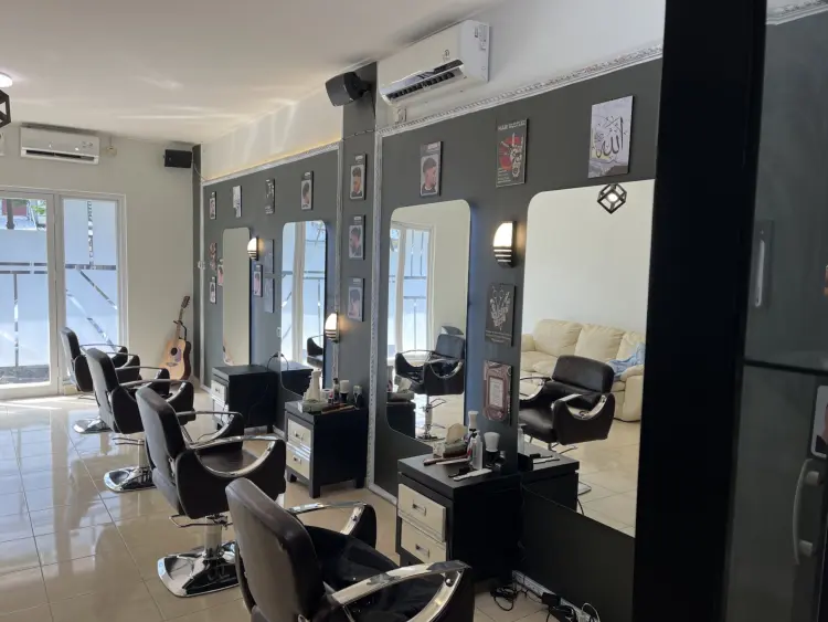 QF BARBERSHOP & SALON 1
