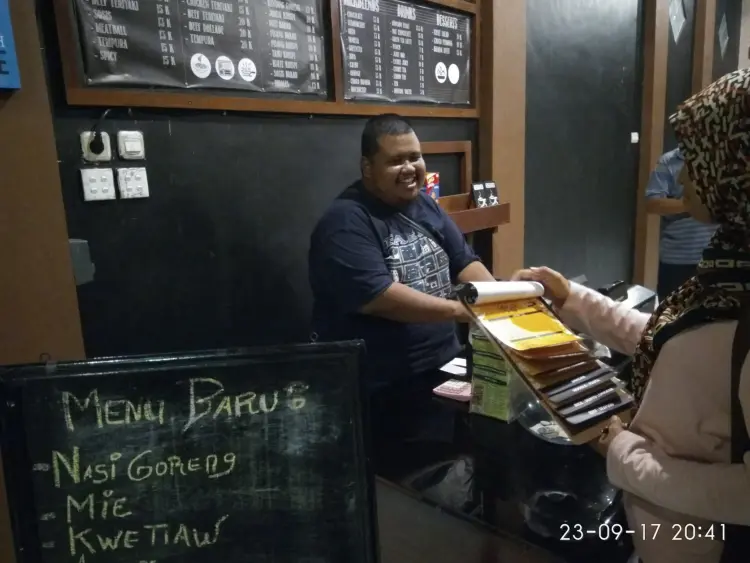 Warung Prasmanan & Kedai Kopi bubin 8