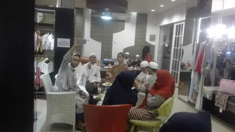 Al Zahra Bakery & Gallery 2