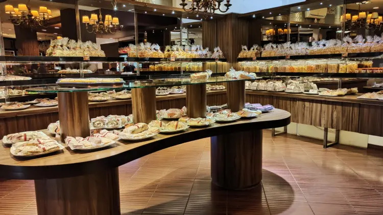 Al Zahra Bakery & Gallery 6