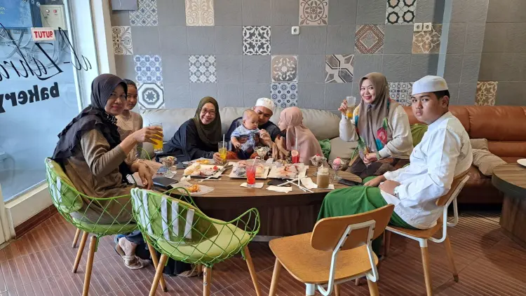 Al Zahra Bakery & Gallery 7