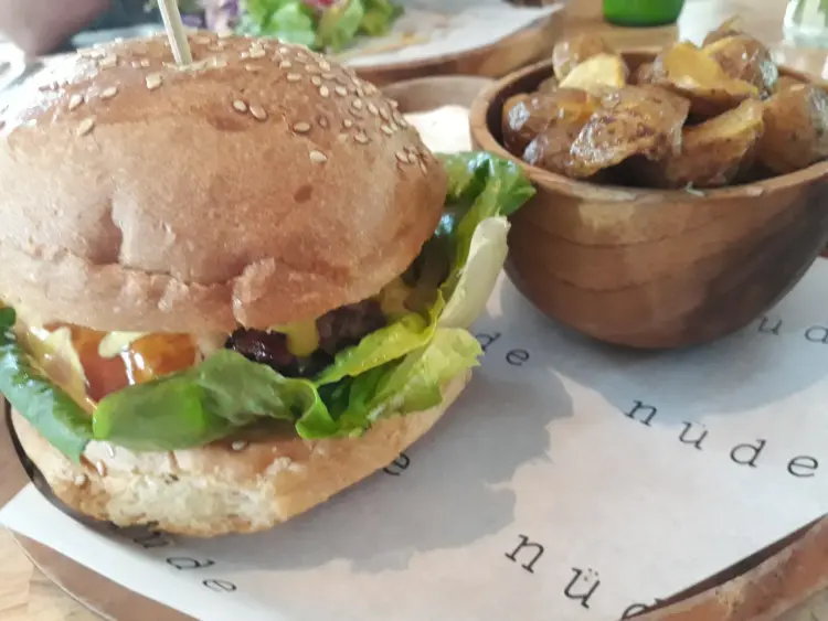 nüde cafe Berawa 10