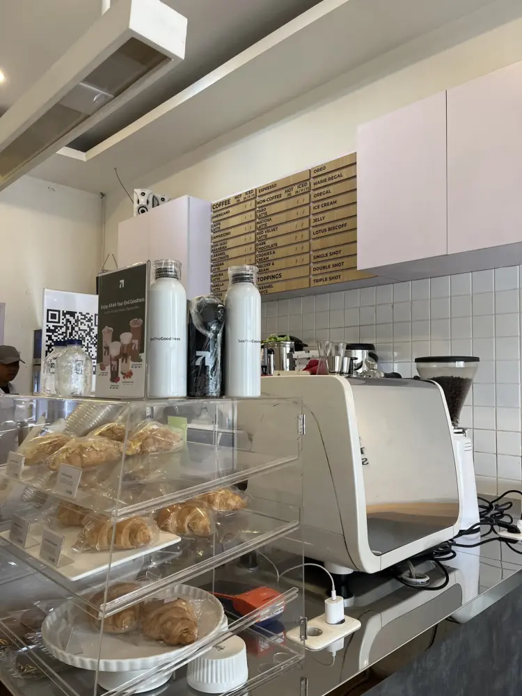 ARAH Coffee Pondok Indah 9