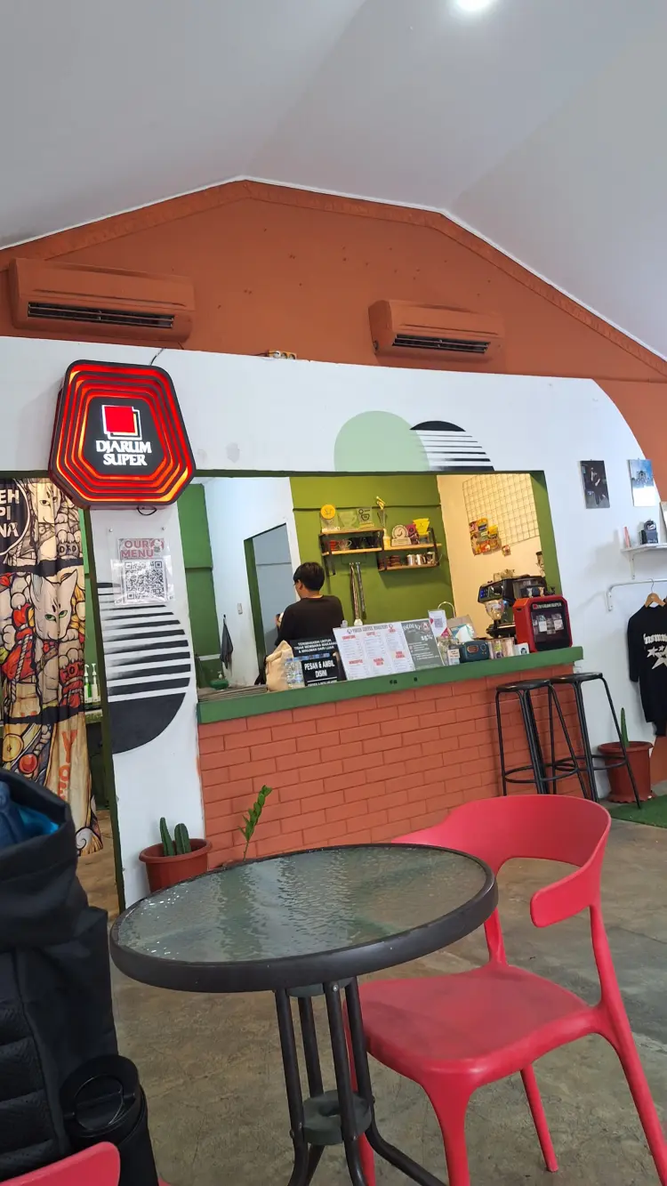 Anak kuliahan Jakbar, merapat! Kantin Livehouse buat Nongkrong kalian udah ketemu