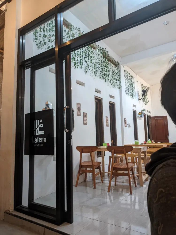 Latera cafe & resto 1