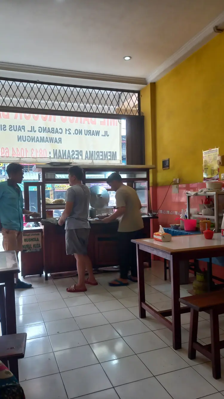 Jangan Nongkrong di Jakpus & Jaksel doang, Bakso level dewa di Jaktim ini wajib banget disamperin