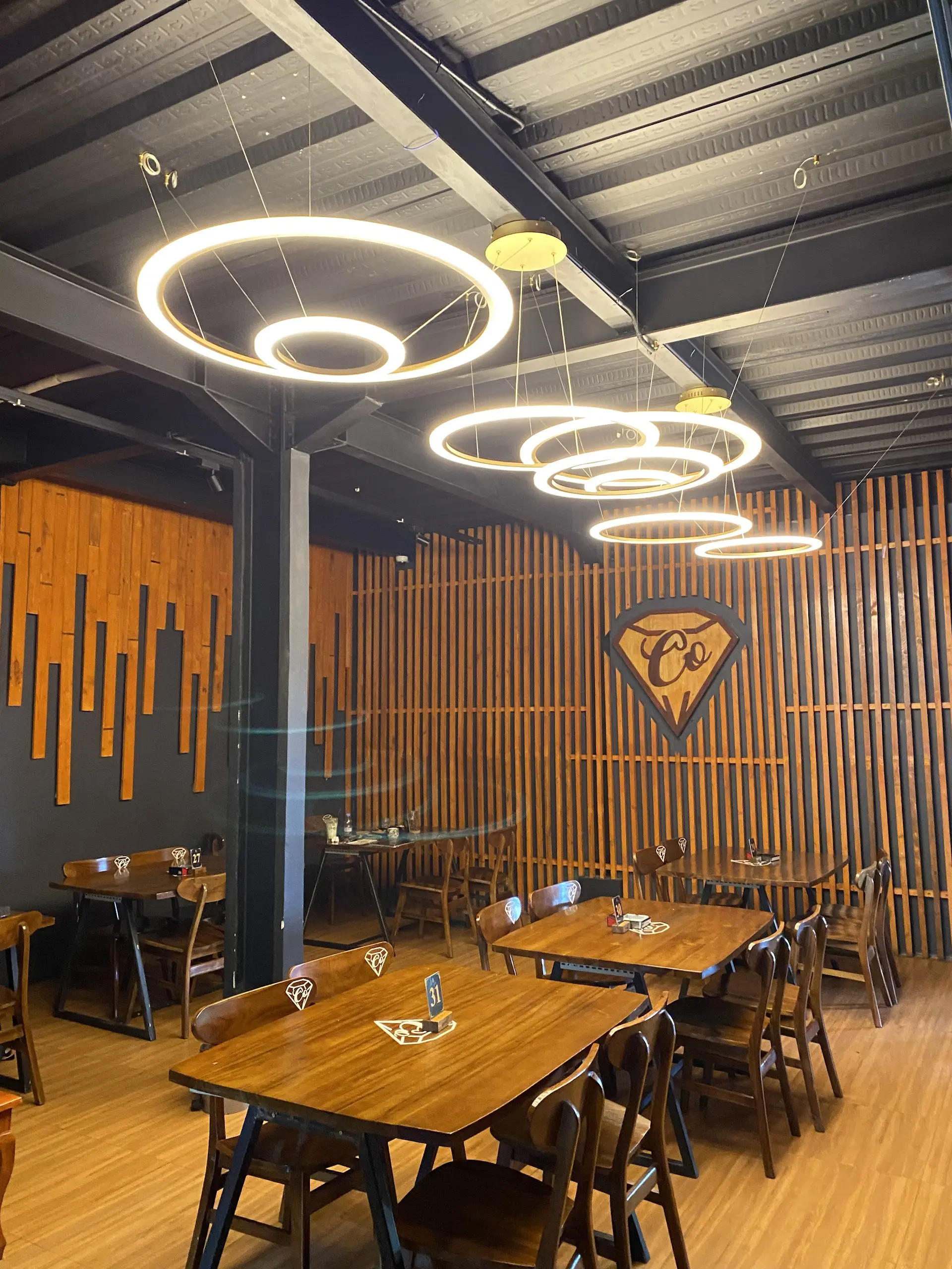 Stop calling Balikpapan a food desert! This restaurant is the first to disagree 1