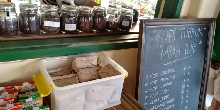 Warkop Mbah Djie [ Coffee Space and Food ] 1