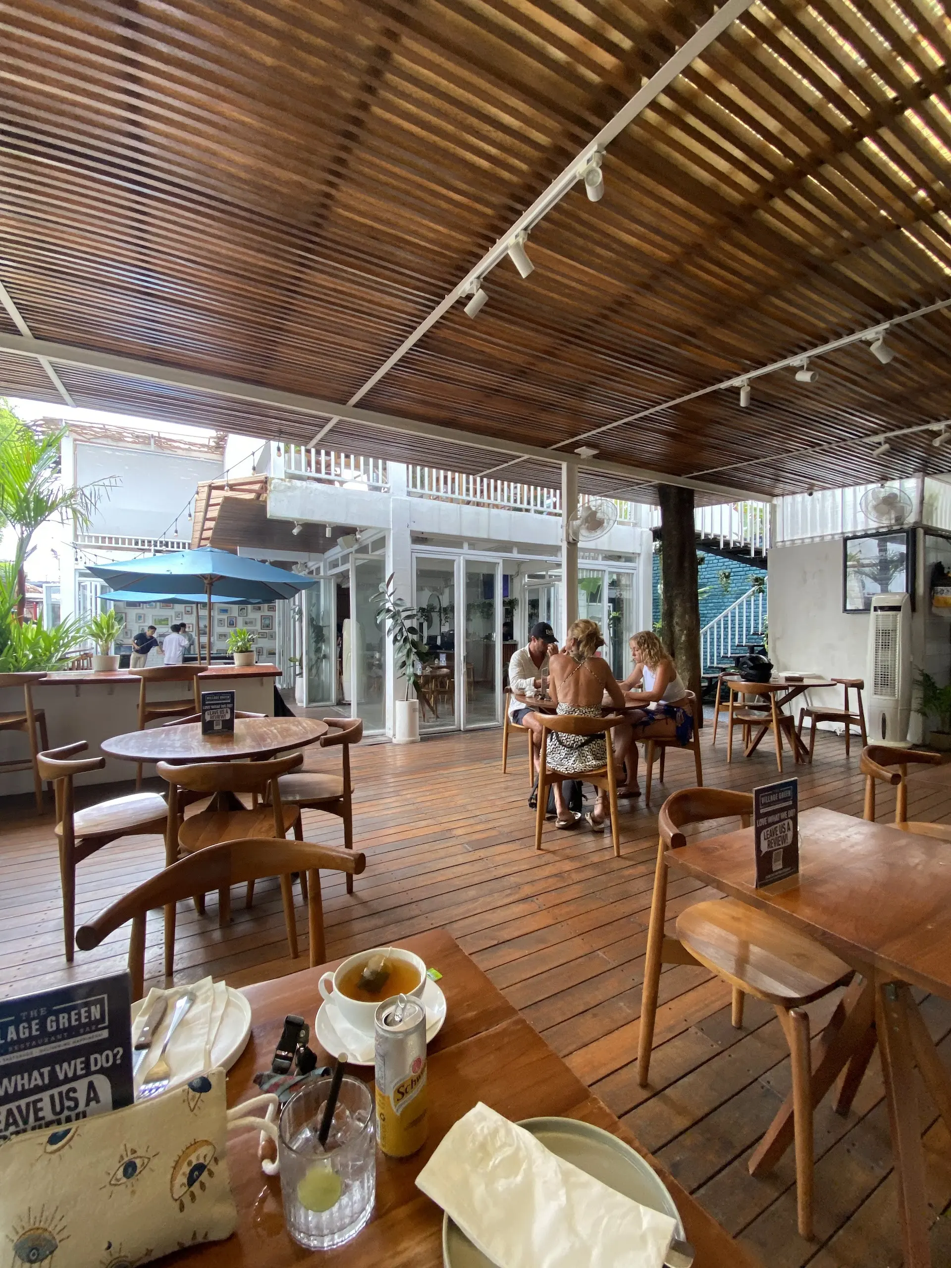 Google 4.8 stars, but negative reviews can land you in the hospital? What bizarre entity is this Cang Gu store? 3